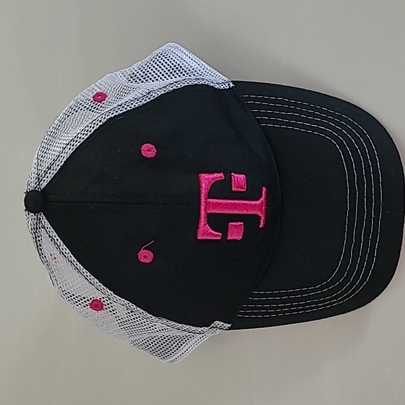 T-Mobile Hat Trucker Style Snapback Black, Embroidered Pink Logo & White Mesh - Picture 12 of 12